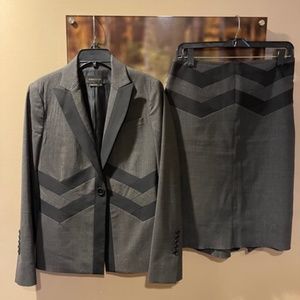 BCBG MAXAZRIA Gray/Black Skirt Suit Set-Size Small